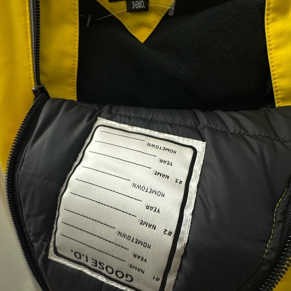 Canada Goose snowsuit 3-6mos new with out tags - Picture 9 of 10